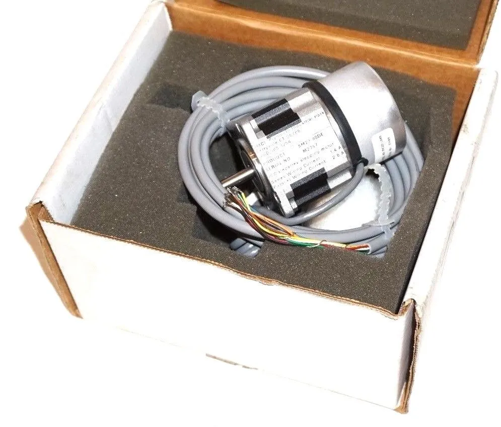 NEW ADVANCED MICRO CONTROLS SM23-90DE STEPPER MOTOR 200 STEPS / REV, SM2390DE