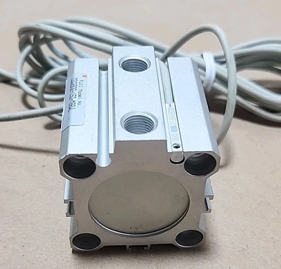 NEW SMC CDQ2B32-15D-M9BWL