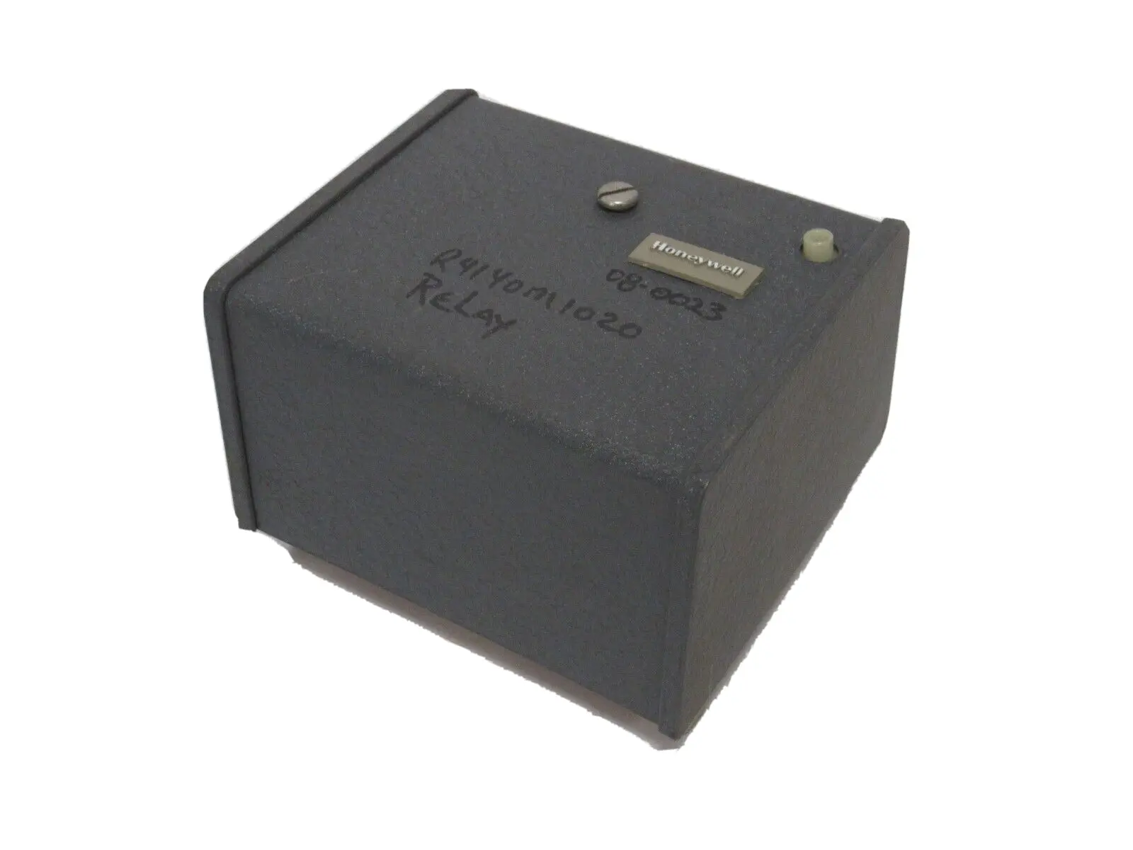 NEW HONEYWELL R4140M1020 FLAME CONTROL 120V