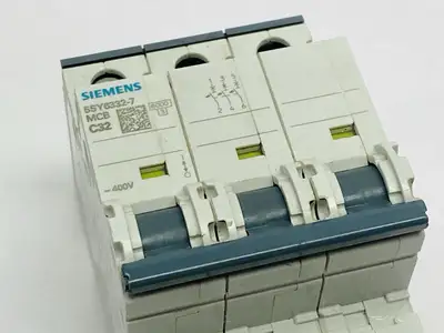 5SY6332-7 | Siemens  Miniature Circuit Breaker 3-Pole 32A 400V - New Other
