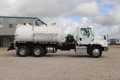 Used 2018 FREIGHTLINER 114SD Septic/Sewer/Vacuum Trucks Texas US | Roll Off Truck World #1491812