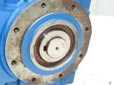 David Brown C062163.WAAR Helical Gearbox 63:1 Ratio 27rpm LH 140TC *Bad Flange*