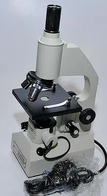 Student Microscope with Illumination / Halogen Lamp, PRM-11