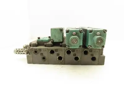 081SS600M000061 Pneumatic Flexiblok Manifold 3 Spool Valve 24VDC