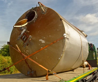 13500L S/S vertical enclosed storage tank