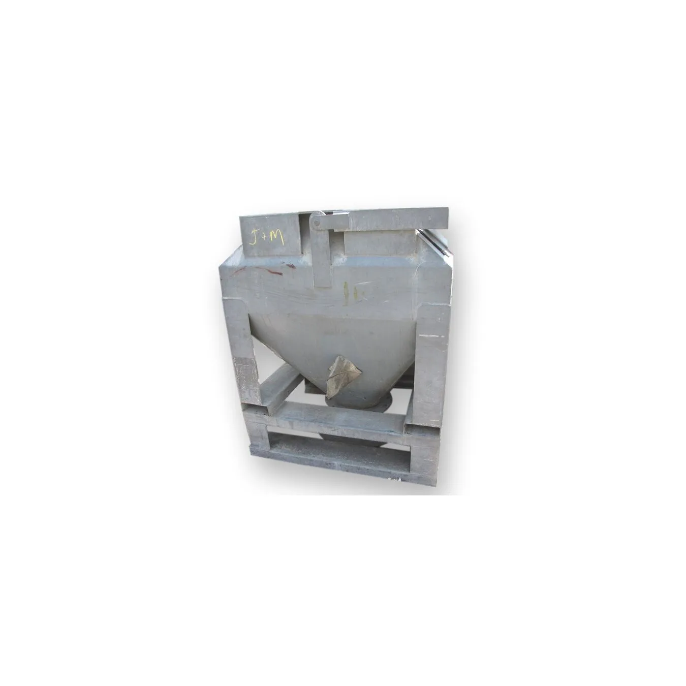 32 CUBIC FT USED TOTE BIN WITH BRAY BUTTERFLY VALVE
