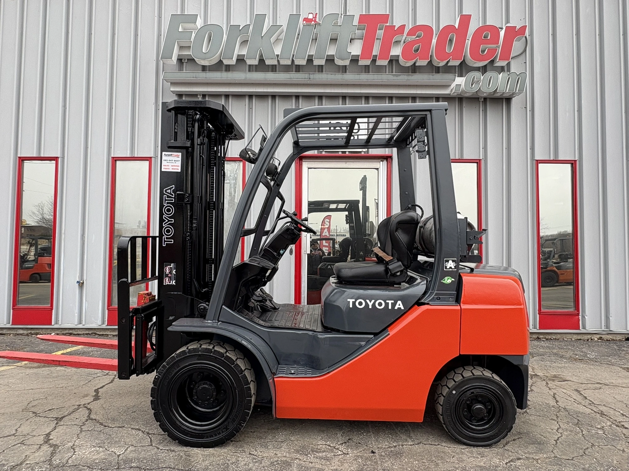 USED 2013 TOYOTA 8FGU25