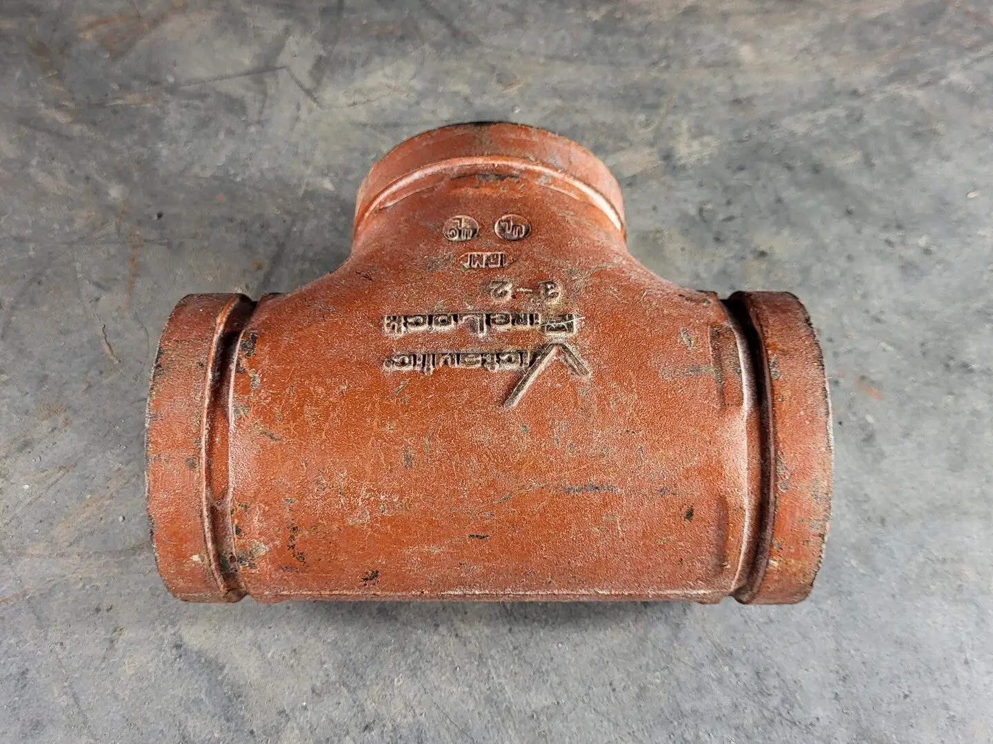 Grooved Tee 3-2, C-E=3.38 in