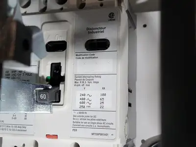 Used EATON SVX025A1-5A4N1 Switchgears British Columbia CA | Lenmark #240118