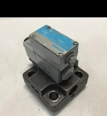 Used VICKERS DG4V32ALMFWB660EN21 Valves/Fittings Michigan US | Ideal Machinery #575705