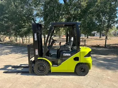 USED 2021 CLARK S25D