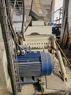 USED HOSOKAWA TWO-STAGE PLASTIC SHREDDING AND GRANULATION SYSTEM