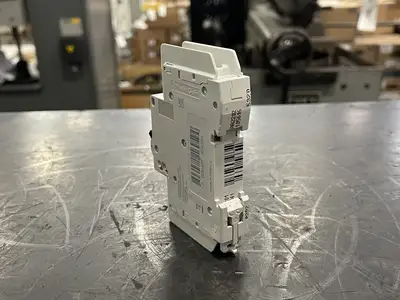NEW SCHNEIDER ELECTRIC M9F42115