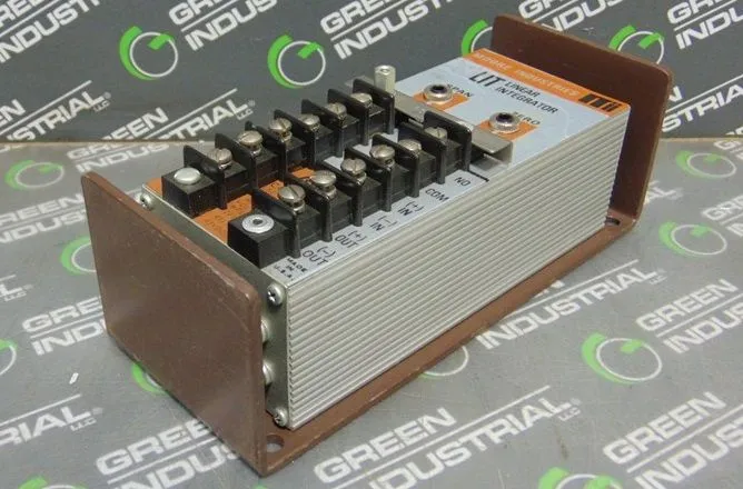 Moore Industries LIT/0-10V/C/24DC/-RR-AT STD Linear Integrator Module Used