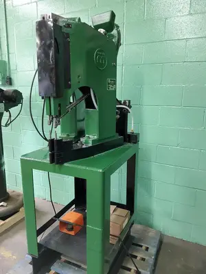 Used MILFORD 58 DOUBLE RIVET MACHINE Riveters CA | B & B RIVET MACHINE #1366642