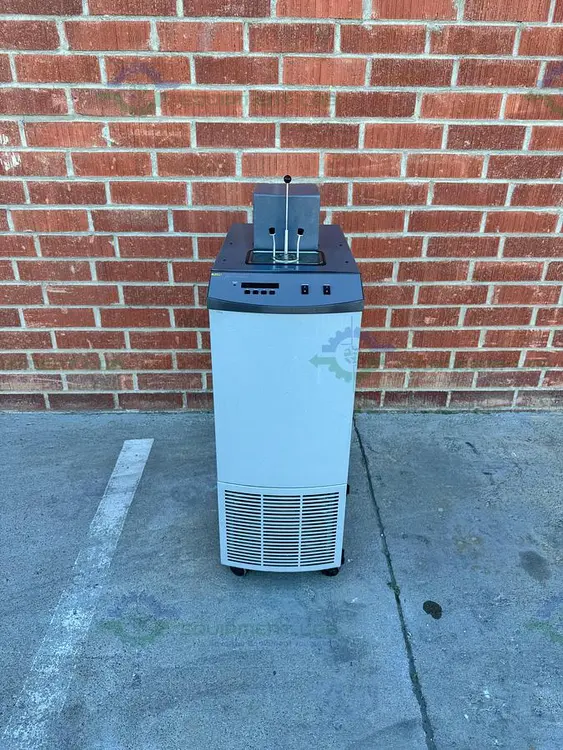 Used FLUKE CALIBRATION HART SCIENTIFIC 7381 DEEP-WELL COMPACT BATH  MINUS -80C TO 110C Chillers California US | Equipment Lab #1229383
