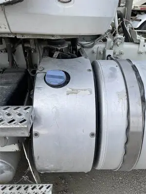 USED 2011 MACK PINNACLE CXU612