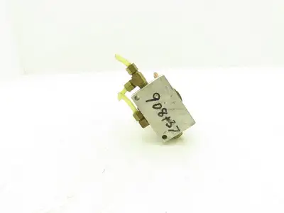 Versa E7SM-8012-66-Z-A120 Pneumatic Air Valve 2-Inlet 3-Way 2-Position NO 150psi