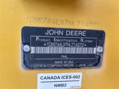 USED 2022 John Deere 744L