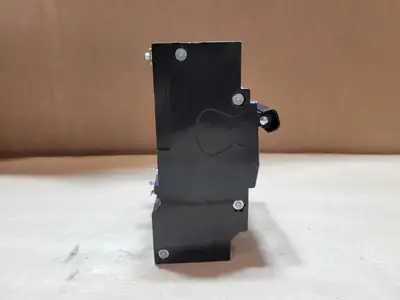 NEW SQUARE D QOB3150VH