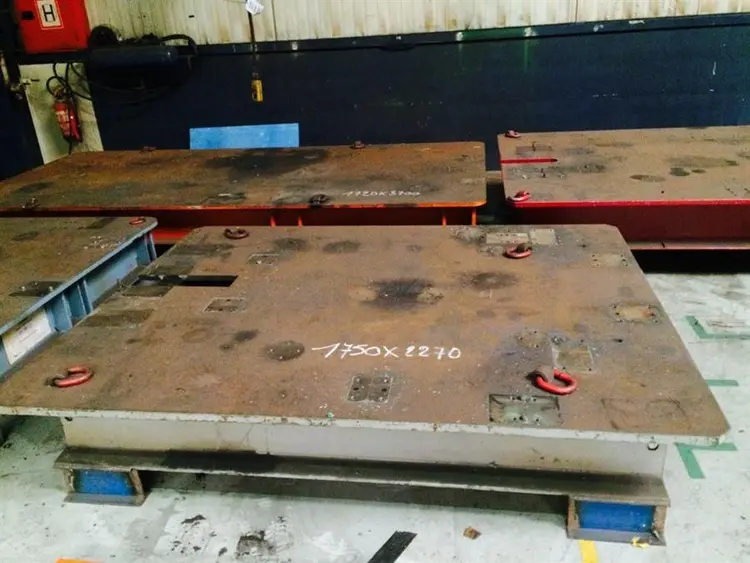 Used WELDING TABLE 2270 X 1750 MM Tables, Floor & Layout Plates BE | Apt International N.V #366597