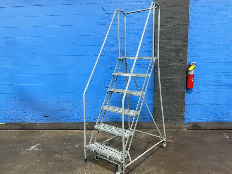 Used _UNKNOWN_ _UNKNOWN_ Ladders Ohio US | HGR 24 #1373279