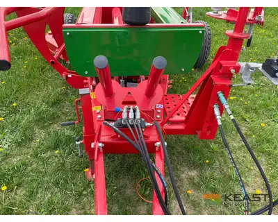 Used FARM KING _UNKNOWN_ Stretch Wrappers Iowa US | Keast Enterprises #1360254