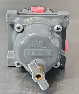 Emerson Fisher 67CFR -1663-38672 Pressure regulator 250 psi Loc6C5