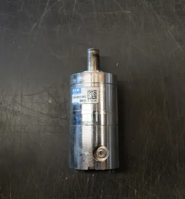 EATON CHAR-LYNN 129-0537-002 Hydraulic Motor | Buy Per Pound (5)