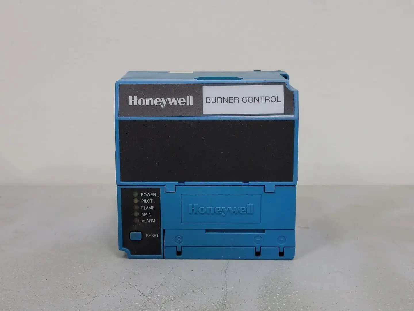 Used HONEYWELL RM7890-B-1014 Misc Electrical & Power Parts British Columbia CA | Lenmark #251928