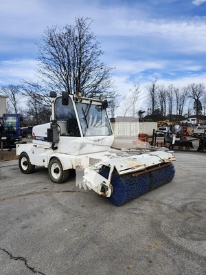 USED 2011 ROADTEC FB85