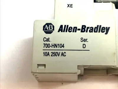 USED ALLEN-BRADLEY 24V DC RELAY W/ 700‑HN104 14‑BLADE SOCKET BASE