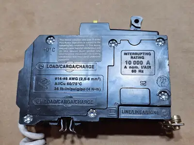 NEW SQUARE D QOB215GFI