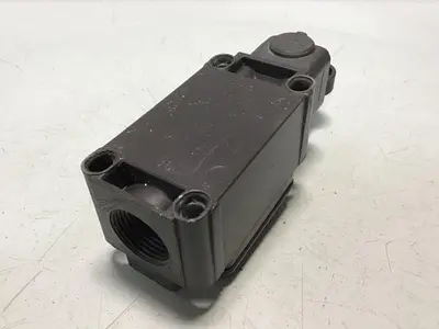 USED SCHMERSAL T4VH 335-02Z