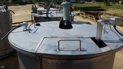 915 Gallon Stainless Atmospheric Vertical Tank