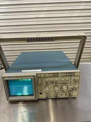 USED TEKTRONIX 2211