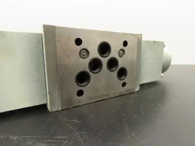 Mannesmann Rexroth 4WRA 10 W40-12/24NZ4/M-993-X Hydraulic Solenoid Valve 24VDC