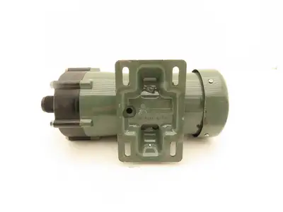 Iwaki MD-100RM Magnetic Drive Water Pump 1"Poly Plastic 220V 3PH 135 L/min