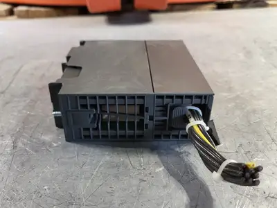 USED SIEMENS 6ES7 322-1HF10-0AA0