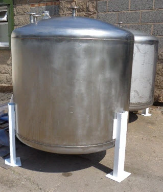 1000L S/S Vertical Enclosed Tank