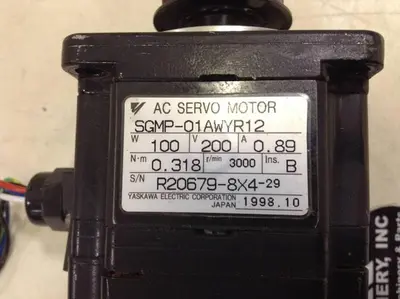 USED YASKAWA SGMP-01AWYR12