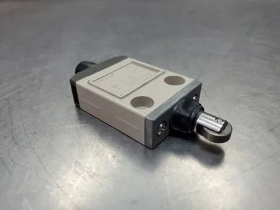 OMRON D4CC-3032 Limit Switch. 4D