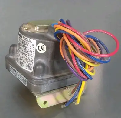Barksdale D2H-A80SS Pressure or Vacuum Actuated Switch Loc5B19