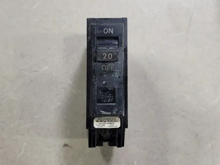 Used GENERAL ELECTRIC THQB1120 Switchgears British Columbia CA | Lenmark #242289