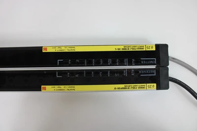 Omron F3SJ-B1665P25 Emitter & Receiver Safety Light Curtain Set 1665mm