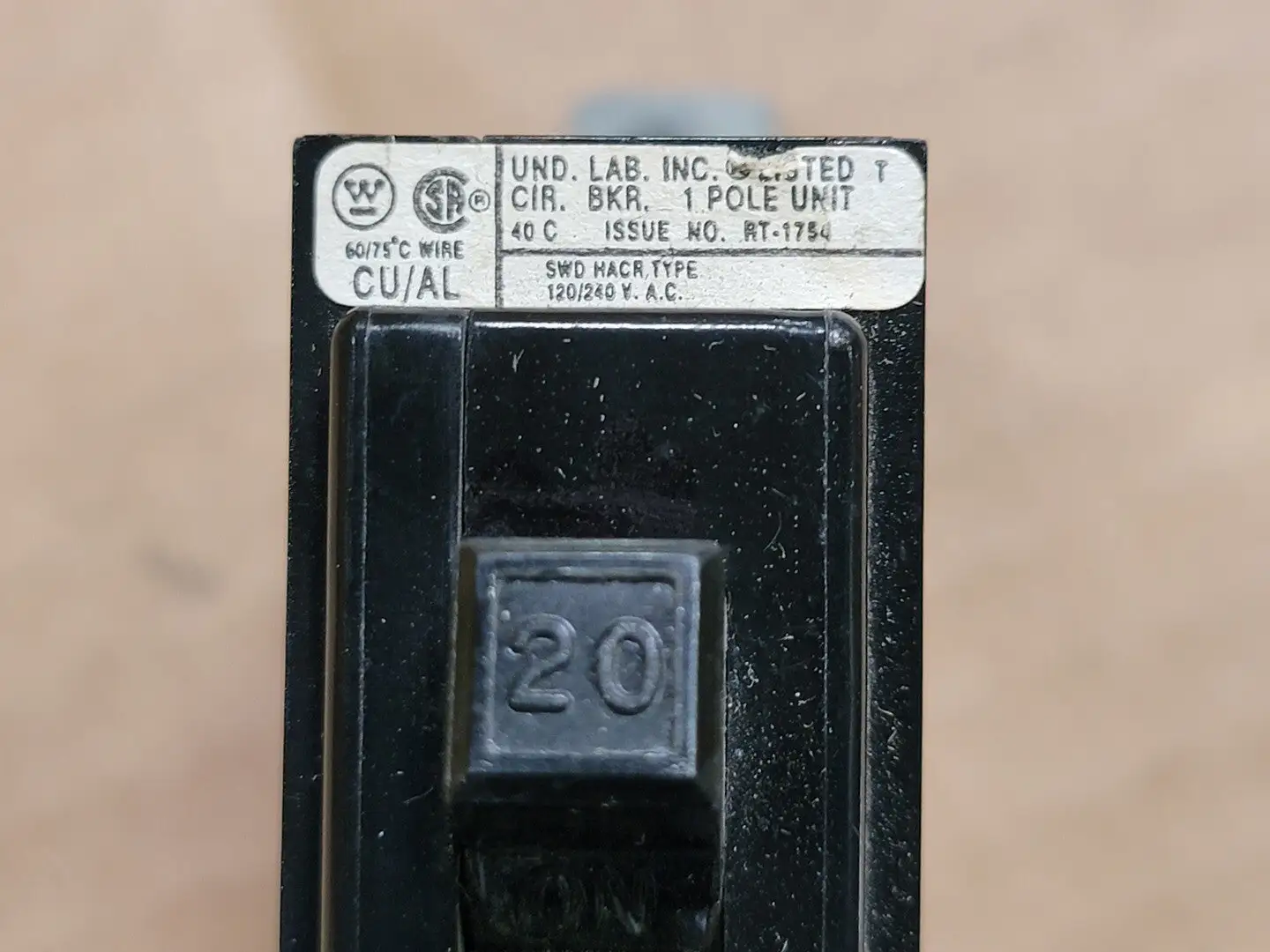 20 Amp, 1 Pole, 120/240 Volts Circuit Breaker
