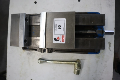 Used KURT WORKHOLDING SOLUTIONS D688 Vises Minnesota US | Machinesused.com #1390017