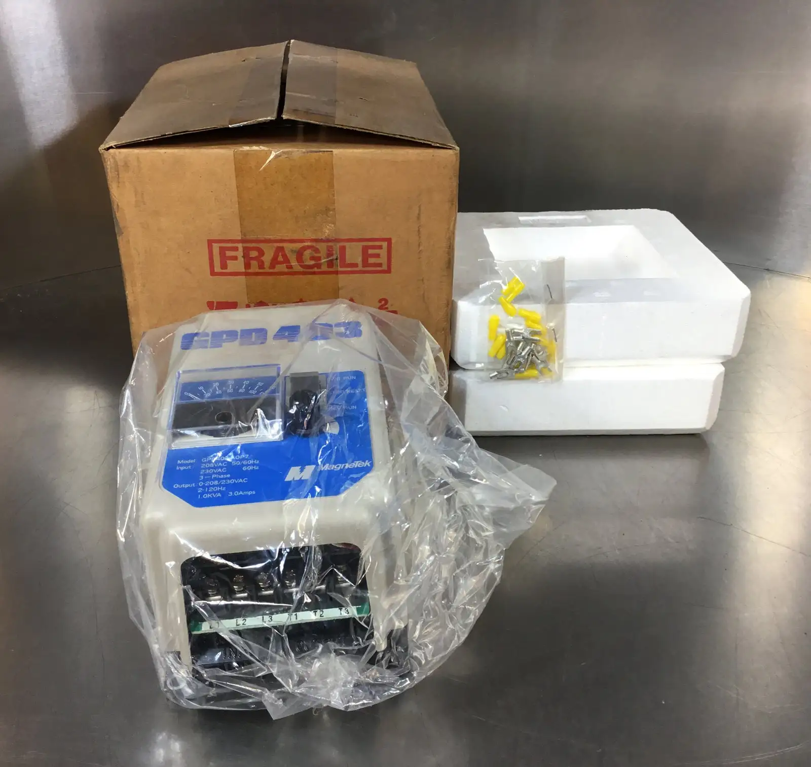 Magnetec GPD403-A0P7 Adjustable Frequency Drive 208/230 VAC 3-Phase 2-120Hz 1B