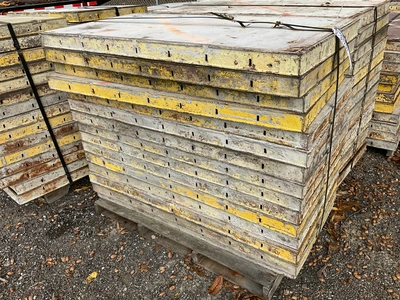 Used MIXED LOT OF VARIOUS SIZED CONCRETE FORMS Misc Construction Attachements Michigan US | Miedema Asset Management Group #1579276
