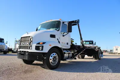 New | in-Stock 2027 MACK MD7 Rolloff Trucks Texas US | Roll Off Truck World #1491883